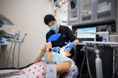 What Are the Advantages of Cosmetic Teeth Whitening in Houston?