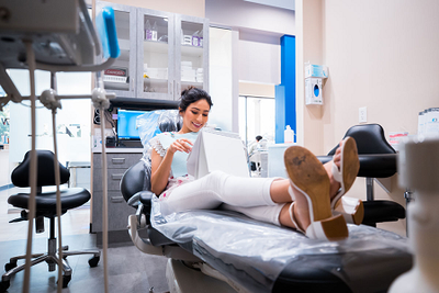 What Are the Advantages of Dentures as Medicine for Obstructive Sleep Apnea?