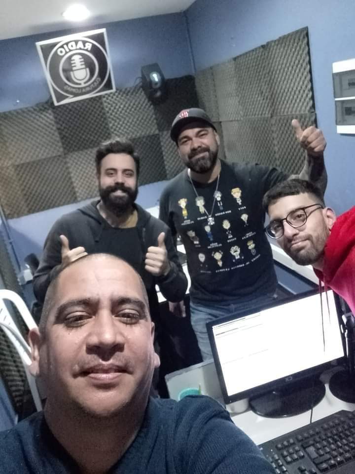•Compartiendo la magia de la radio con unos grosos, excelentes compañeros!