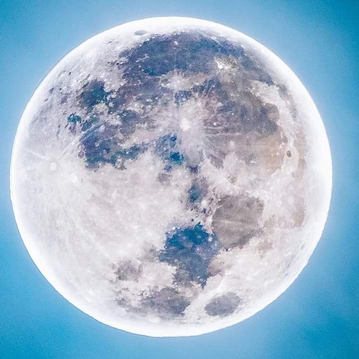 👉 Así se vio la Superluna Azul en la Argentina.