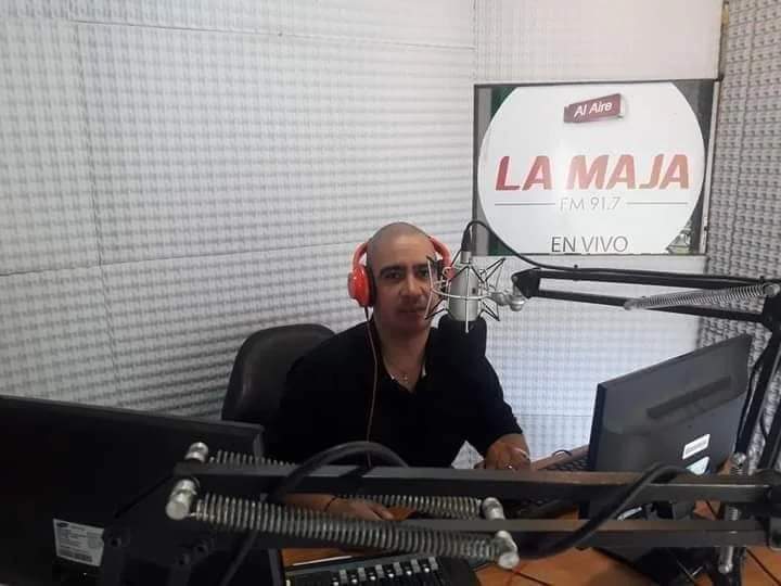 👉 En los estudios de La Maja FM 91.7!