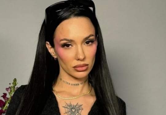 👉 La Joaqui estrenó “Eleuseca”.