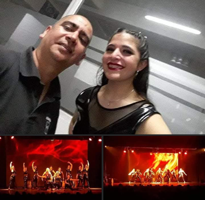 👉Junto a Morena, minutos después de brillar en el escenario.