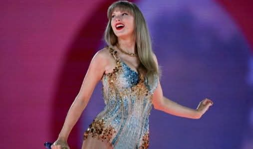 👉 Taylor Swift se convirtió en la artista que más vinilos vendió en la última década.