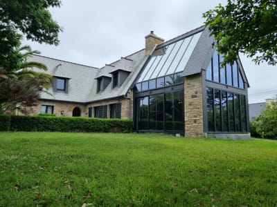 Quel est le vrai coût d'une extension de maison haut de gamme en Bretagne ?