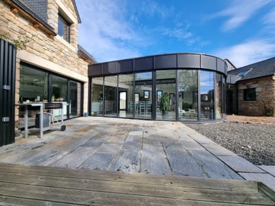 Menuiserie bois ou aluminium : Que choisir pour son extension ?
