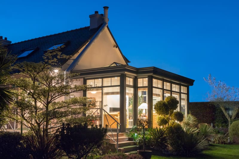 Vous aimez le charme de l'architecture bretonne et souhaitez agrandir votre maison tout en préservant son authenticité ? 