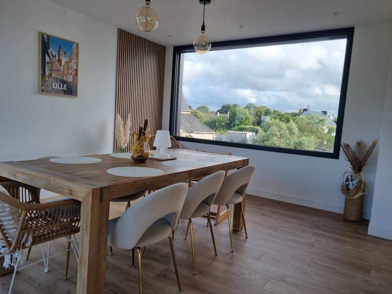 Nous sélectionnons des matériaux de haute qualité, résistants à l'air salin et aux intempéries, garantissant ainsi une durabilité exceptionnelle et une isolation optimale. 