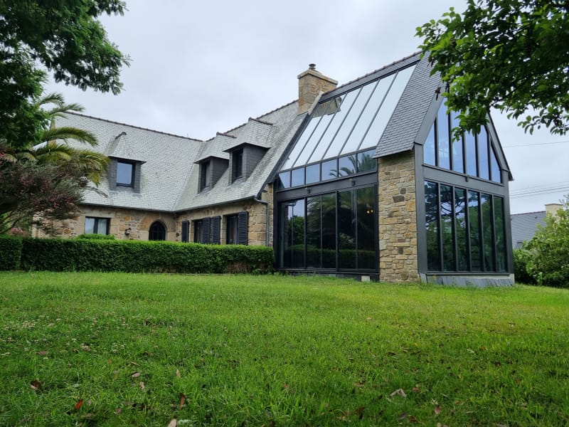 Extension traditionnelle : Un agrandissement qui respecte le charme néo breton.