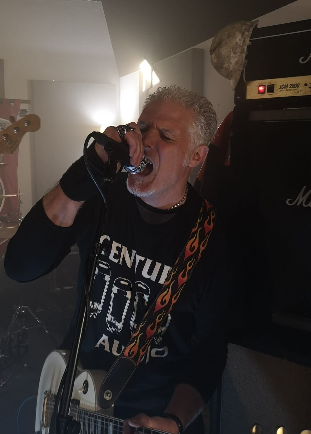 Kevin Short: Lead guitar-Composition