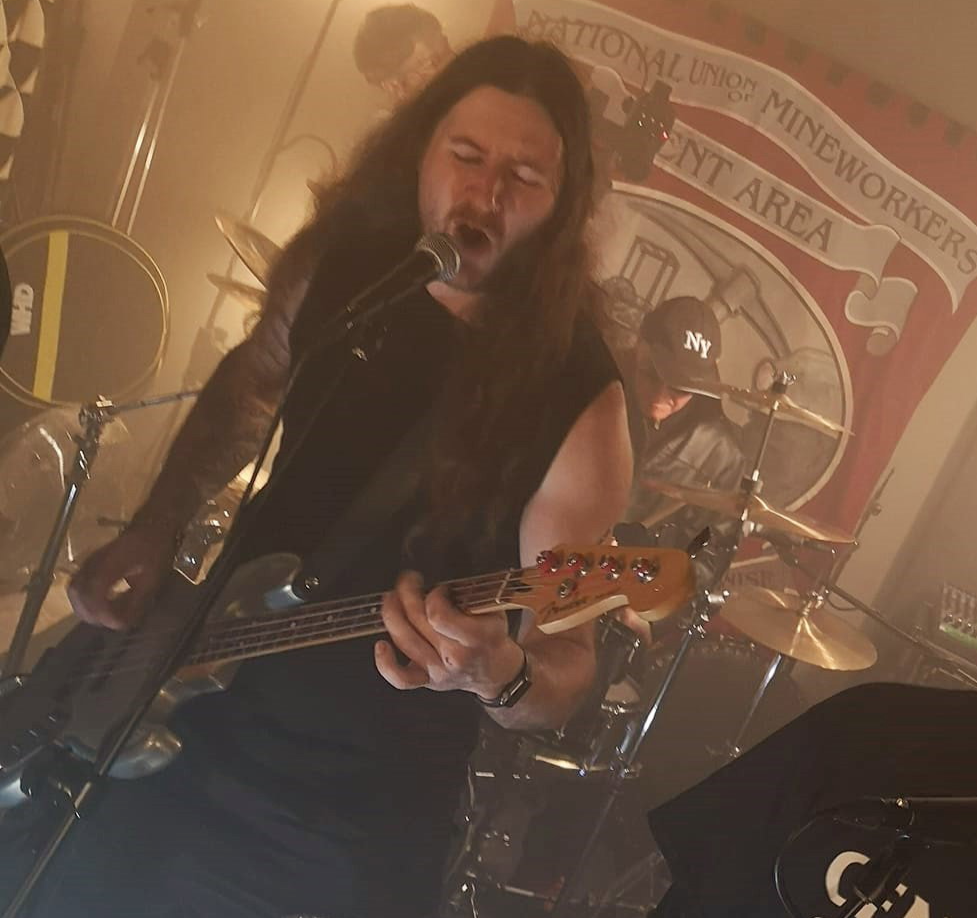 Jamie Pattenden: Vocals - Bass guitar