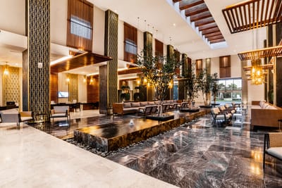 Hotel Secrets Royal Beach