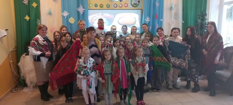 Українська хустка – оберіг родини