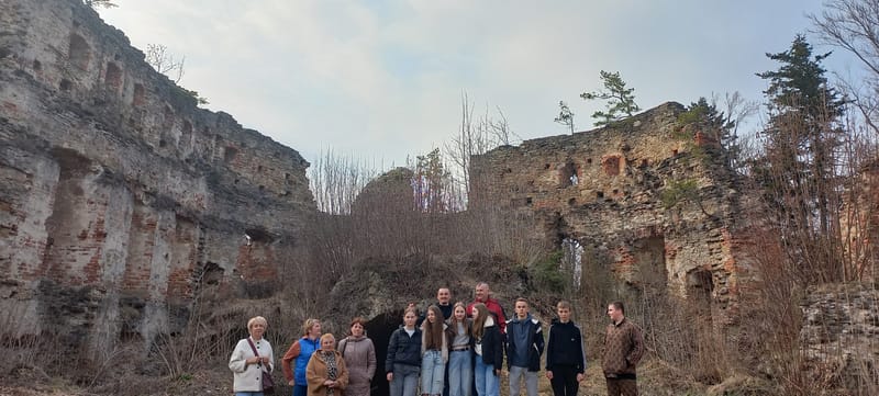 Екскурсія мальовничими карпатськими дорогами за маршрутом Самбір- Стара Сіль- замок Гербуртів - Добромиль.
