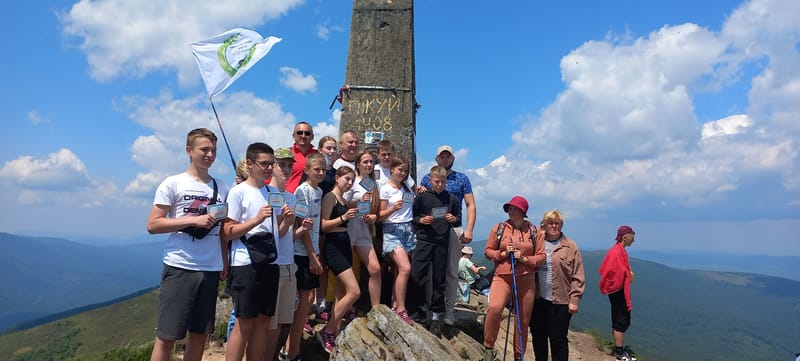 Традиційне вручення свідоцтв про закінчення навчання