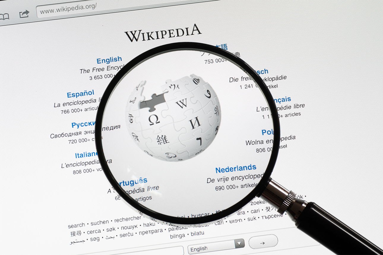 What categories of topics can you find on Wikipedia?