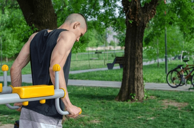 Man posing and doing decay for triceps