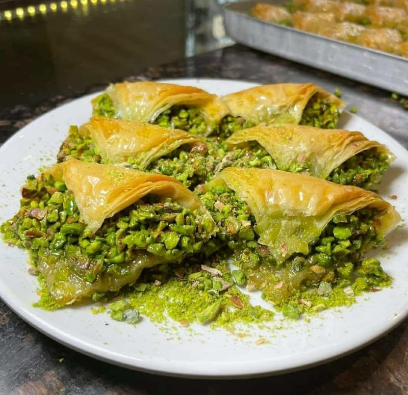 Pistachio Warbat