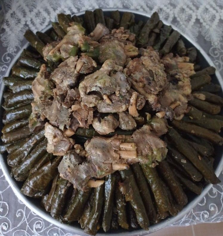 Grape leaves with Meat Pieces (Yaprakh)