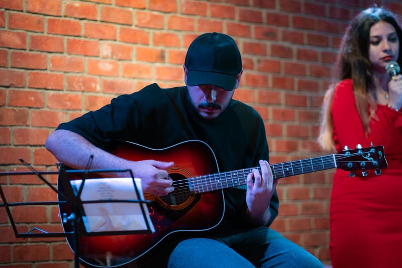 Unplugged Strings