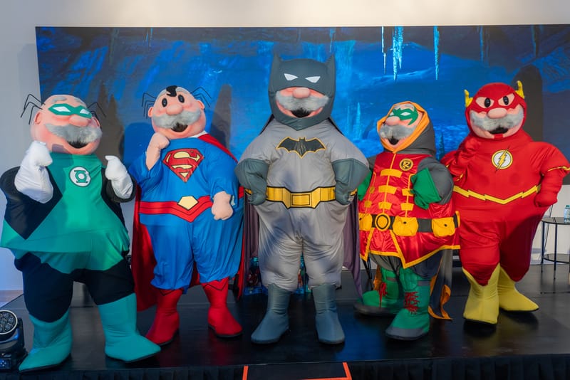 Farmacias Similares lanza colección del Dr. Simi como superhéroe de DC