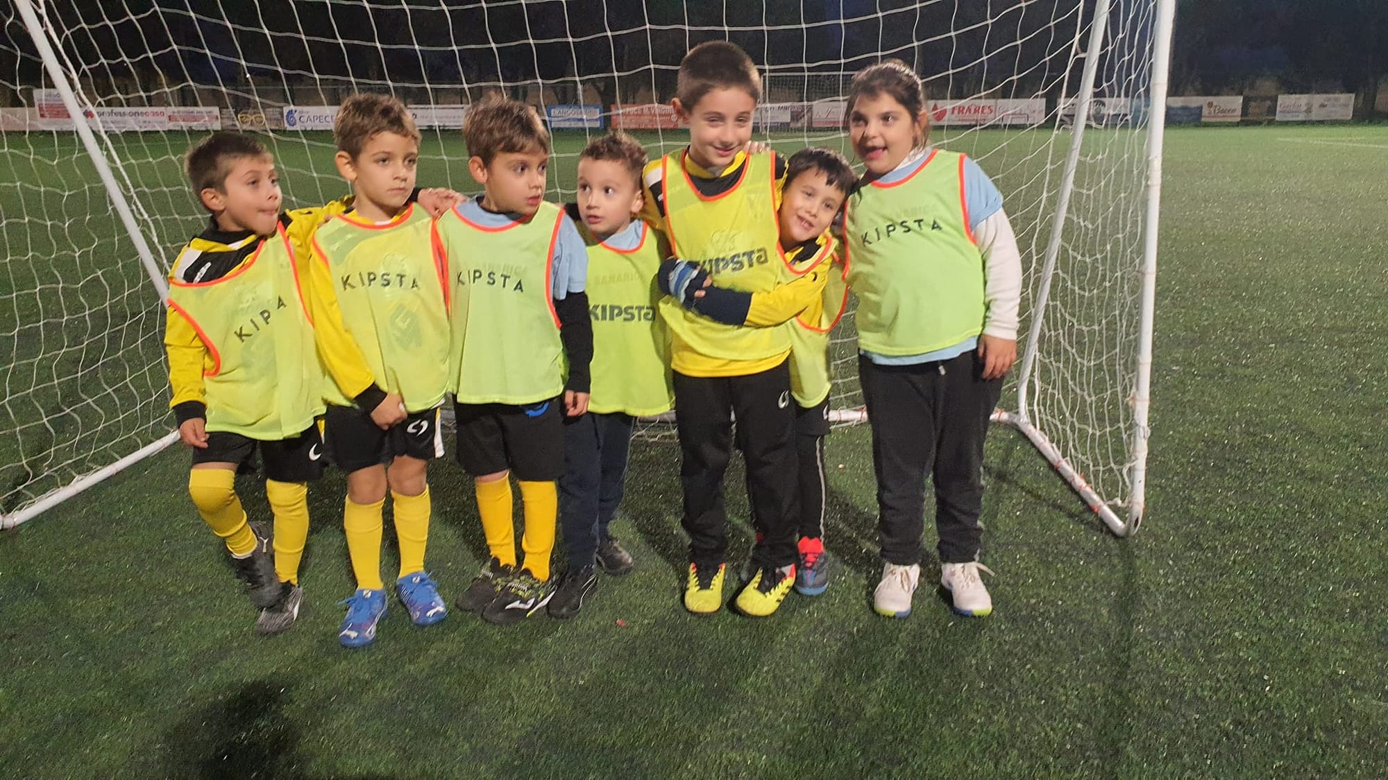 Prima giornata del campionato Piccoli Amici: una vittoria di gioco e passione!