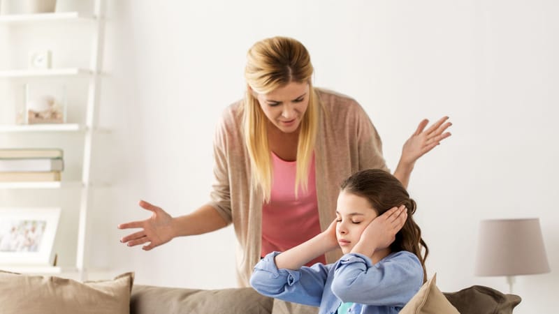 מפסיקים ללכת על ביצים - סמכות הורית מקדמת חוסן רגשי.