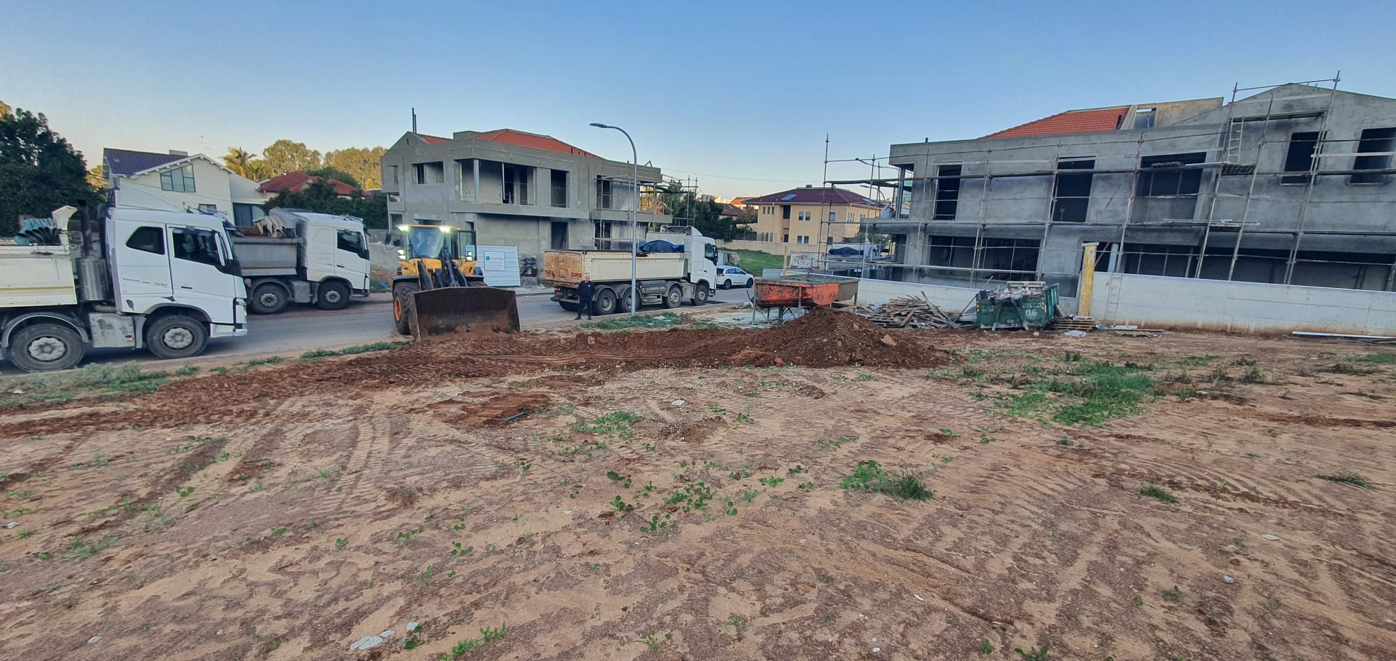 בנית שלד בית דו משפחתי ברעננה