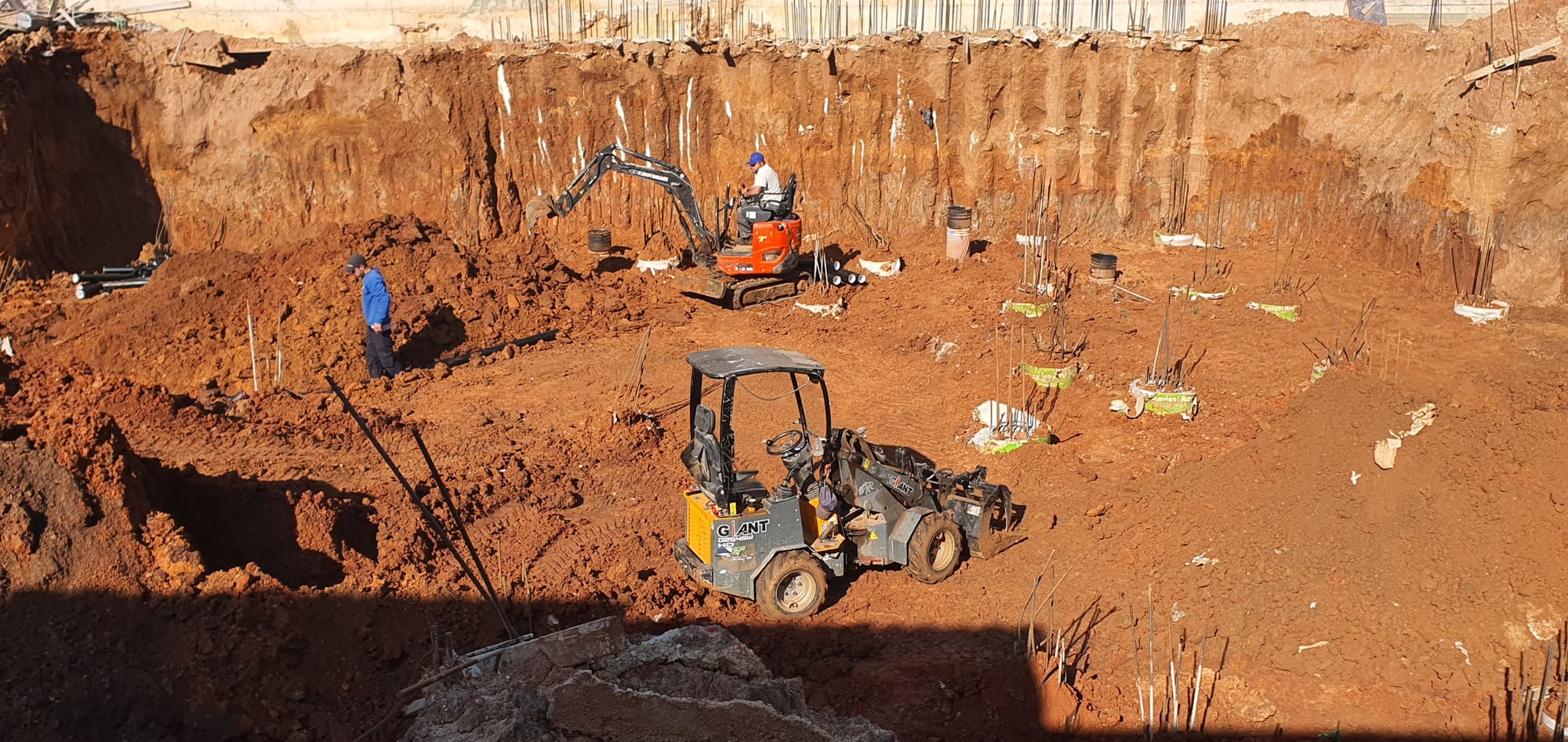 בנית שלד בית דו משפחתי ברעננה