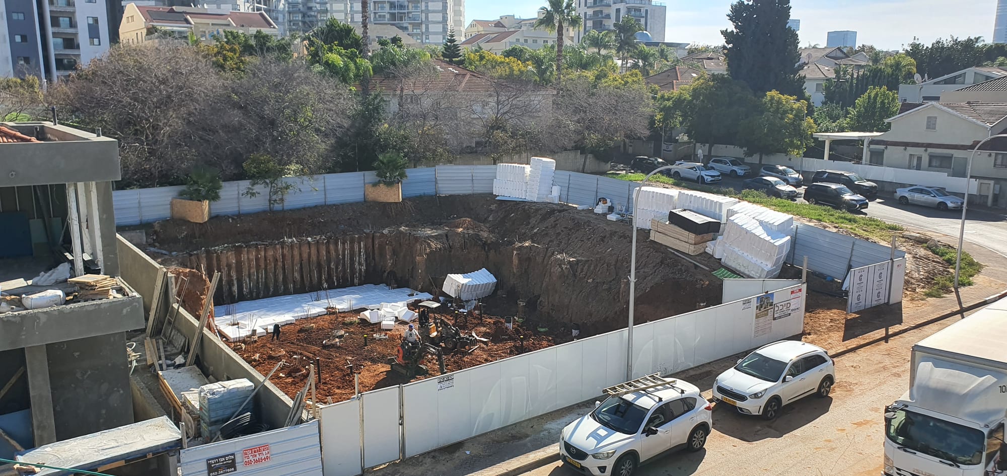 בנית שלד בית דו משפחתי ברעננה