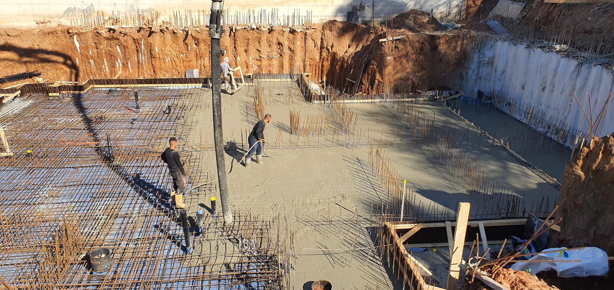 בנית שלד בית דו משפחתי ברעננה