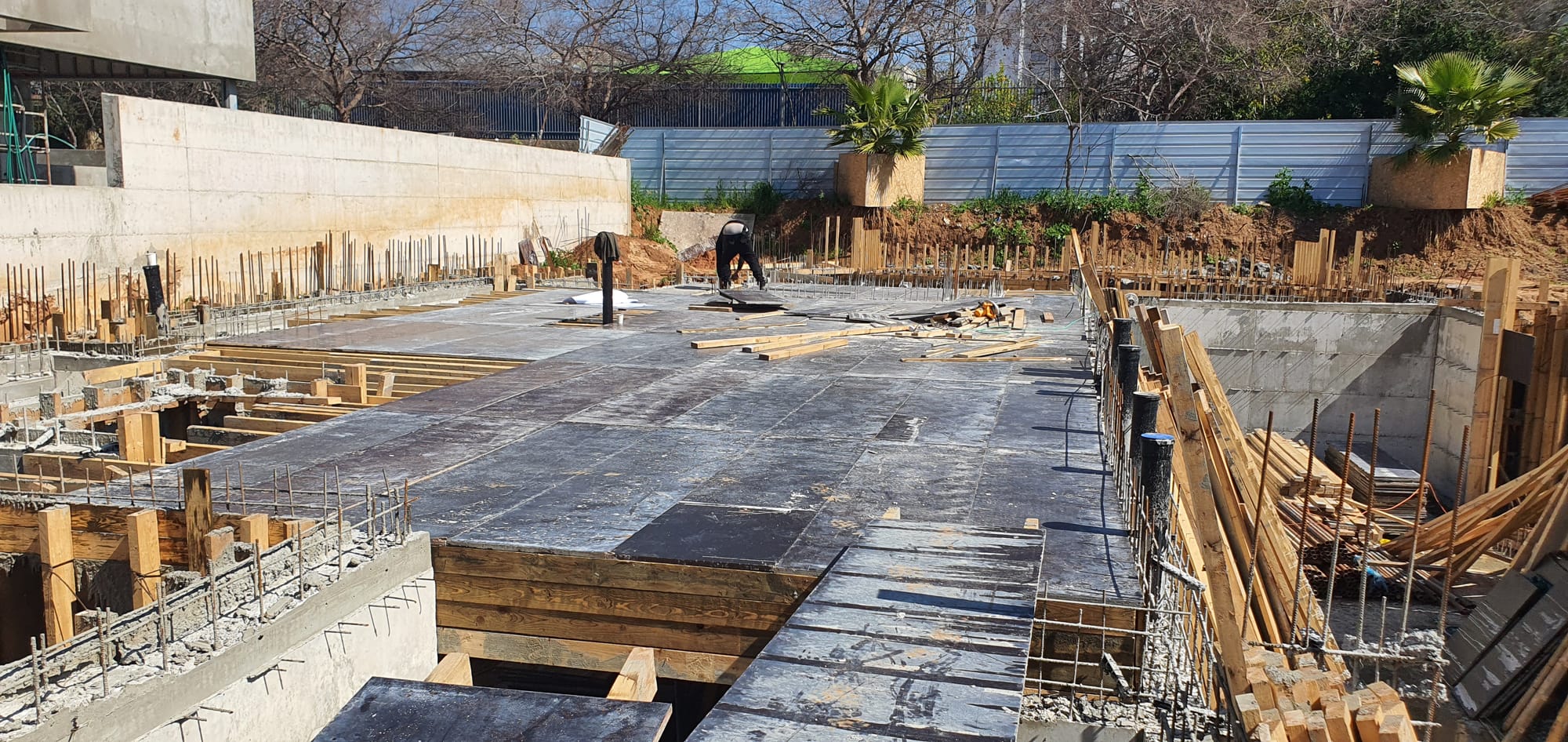 בנית שלד בית דו משפחתי ברעננה