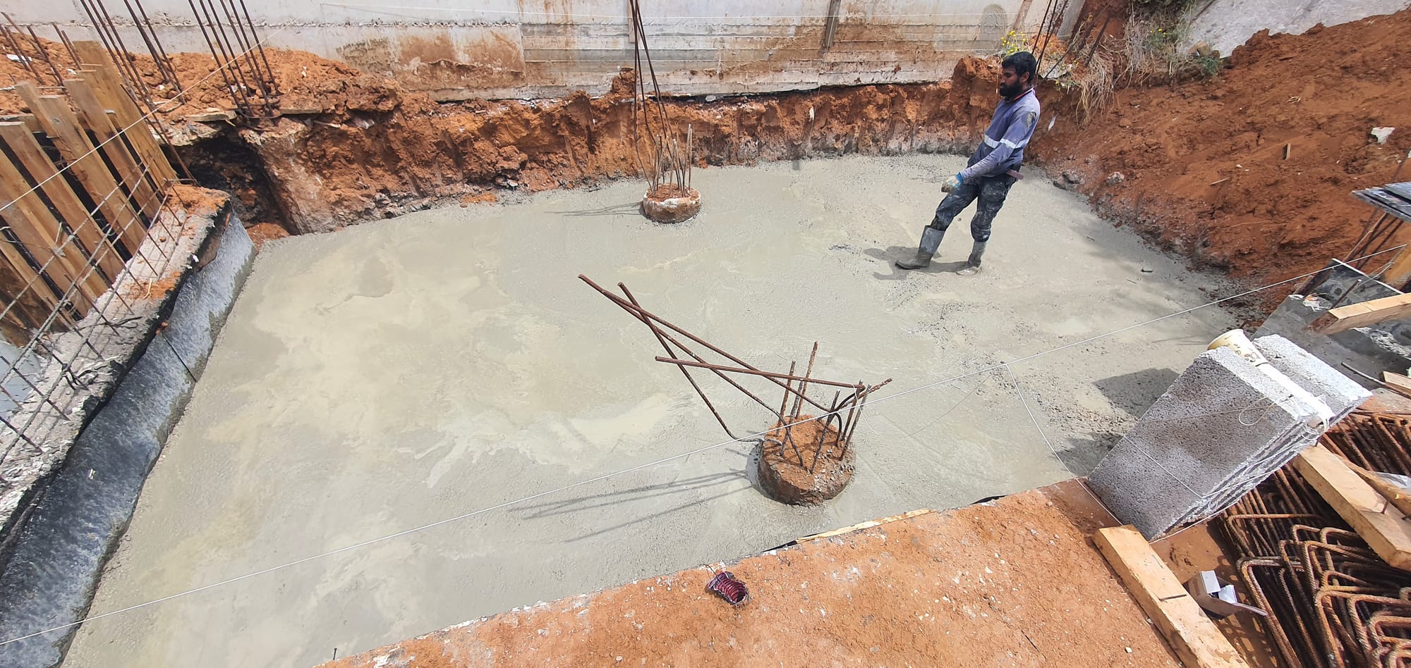 בנית שלד בית דו משפחתי ברעננה