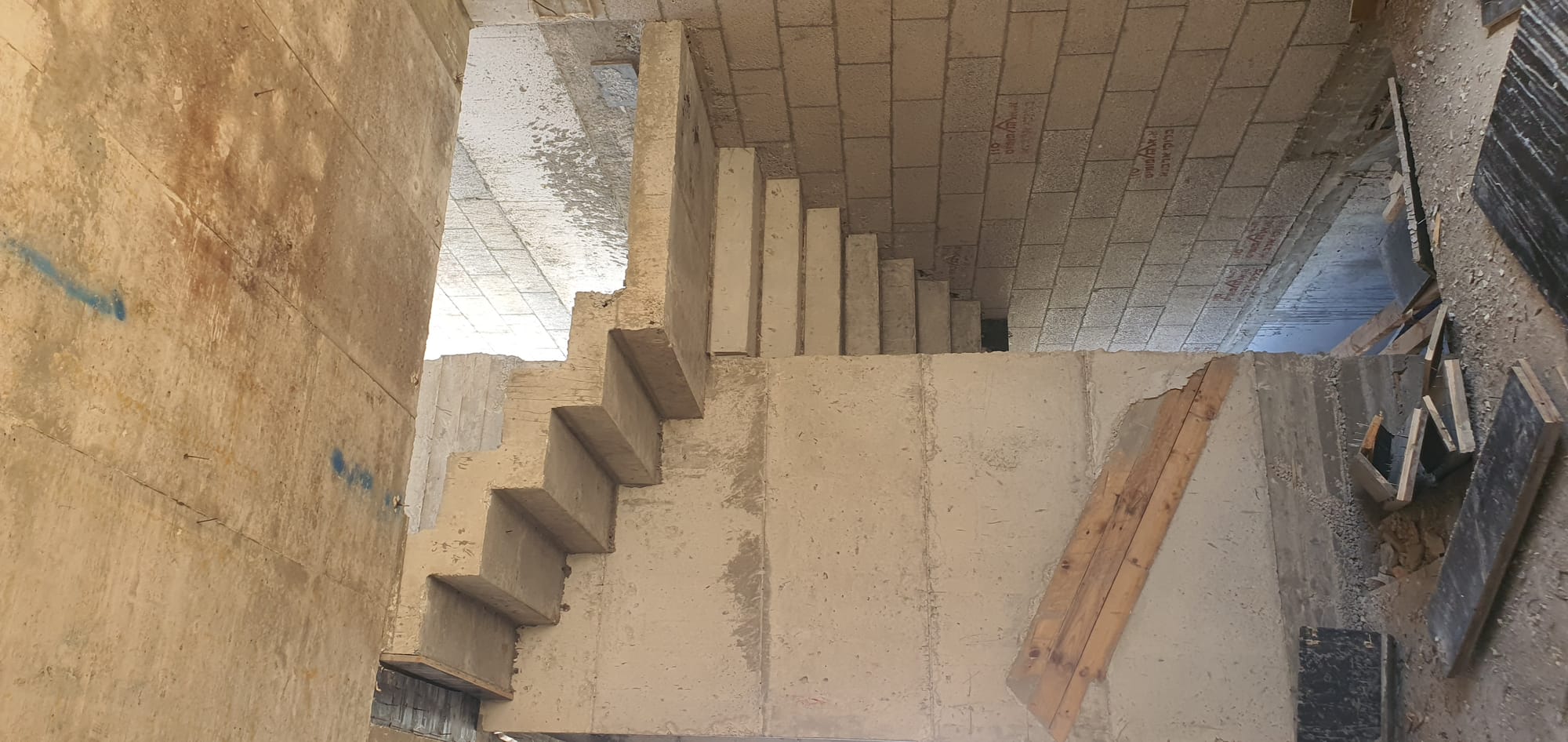 בנית שלד בית דו משפחתי ברעננה