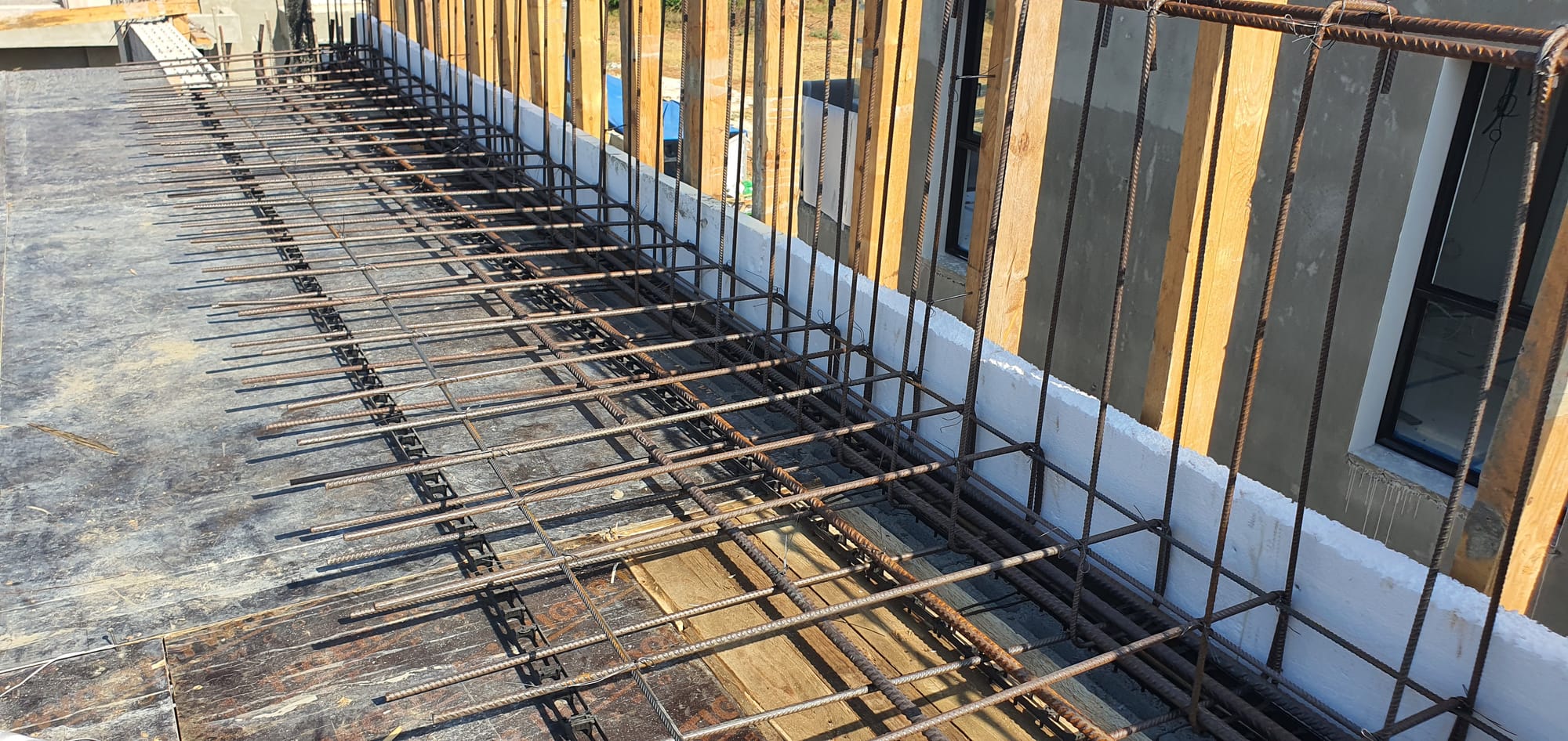 בנית שלד בית דו משפחתי ברעננה