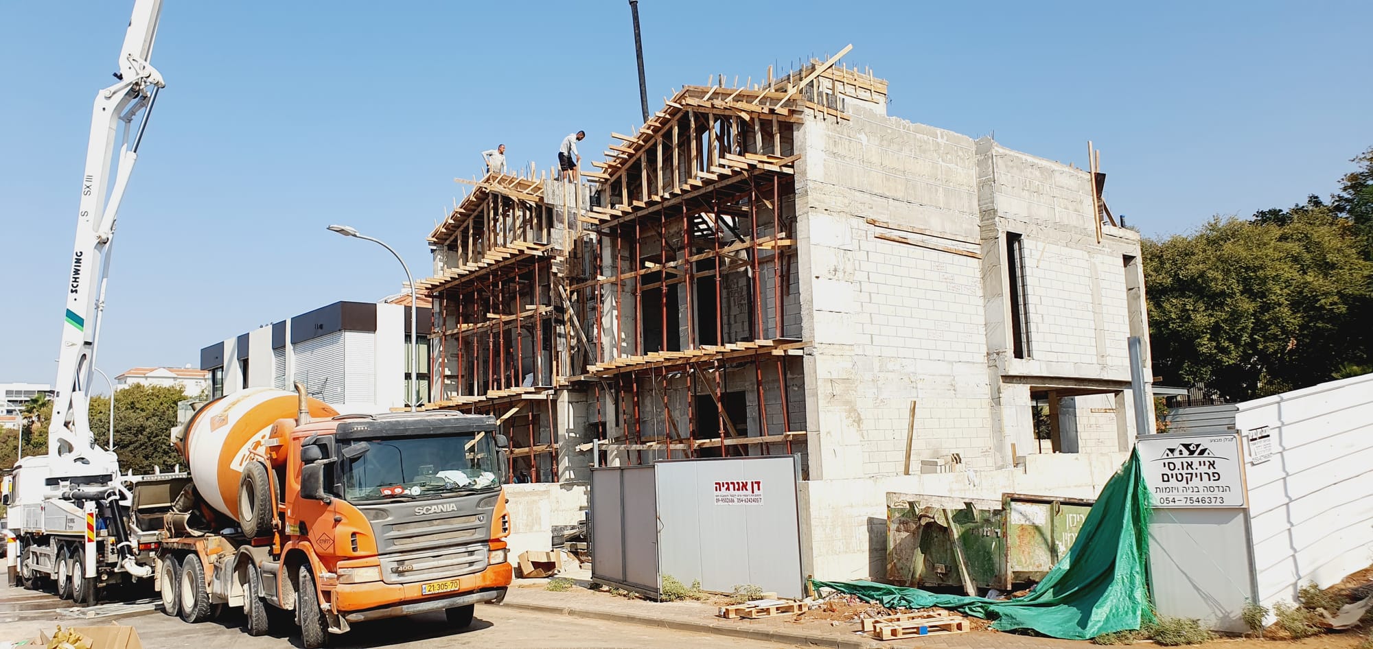 בנית שלד בית דו משפחתי ברעננה