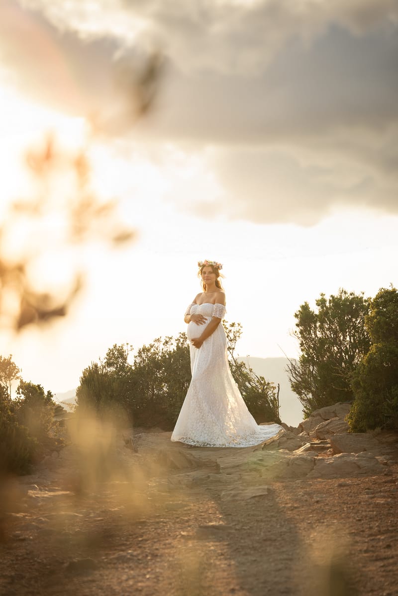 CETTE SÉANCE PHOTO EN EXTÉRIEUR EST BIEN PLUS QU'UN SIMPLE SOUVENIR DE GROSSESSE
