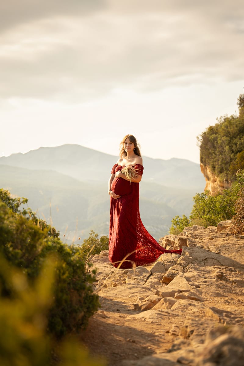 CETTE SÉANCE PHOTO EN EXTÉRIEUR EST BIEN PLUS QU'UN SIMPLE SOUVENIR DE GROSSESSE