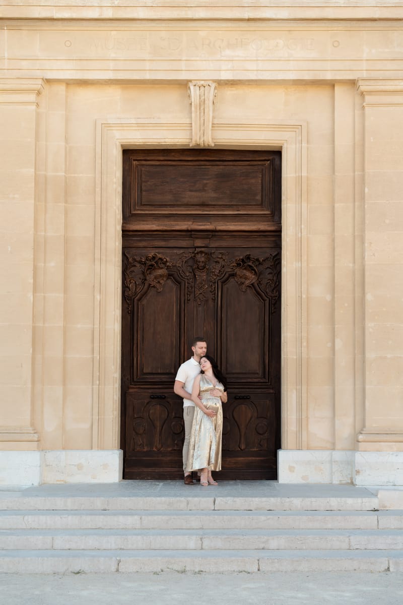 CETTE SÉANCE PHOTO EN EXTÉRIEUR EST BIEN PLUS QU'UN SIMPLE SOUVENIR DE GROSSESSE