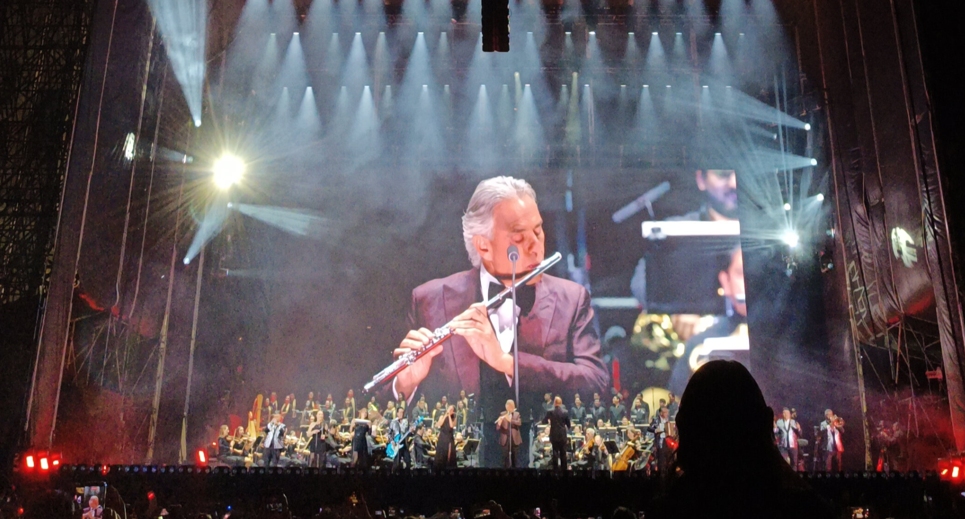 ANDREA BOCELLI CONQUISTA EL ZÓCALO CAPITALINO ANTE MÁS DE 130 MIL ASISTENTES EN UNA NOCHE INOLVIDABLE