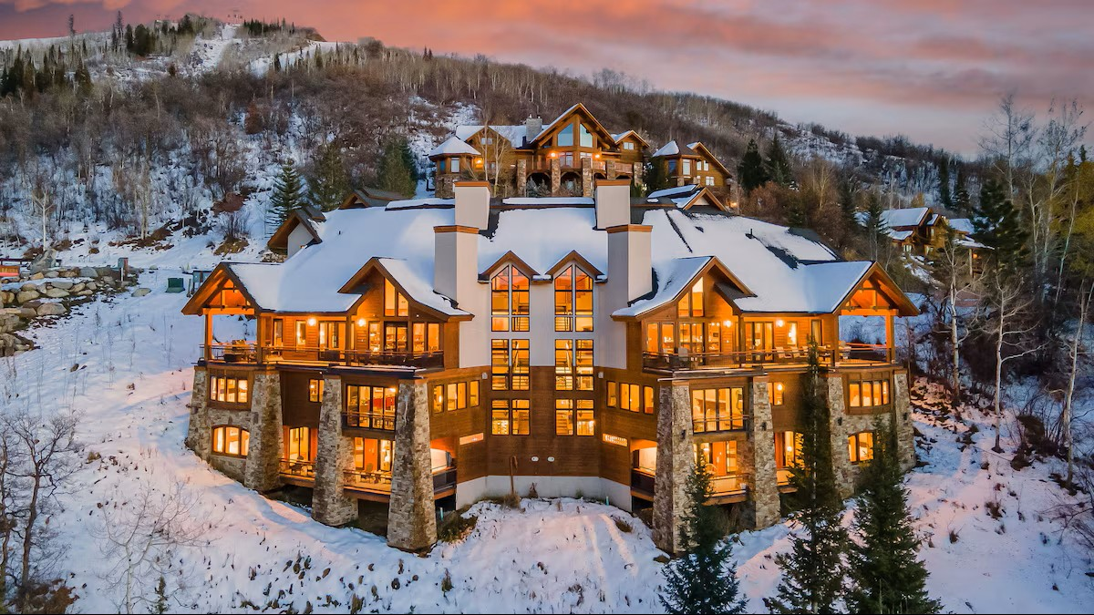 Falconhead Lodge