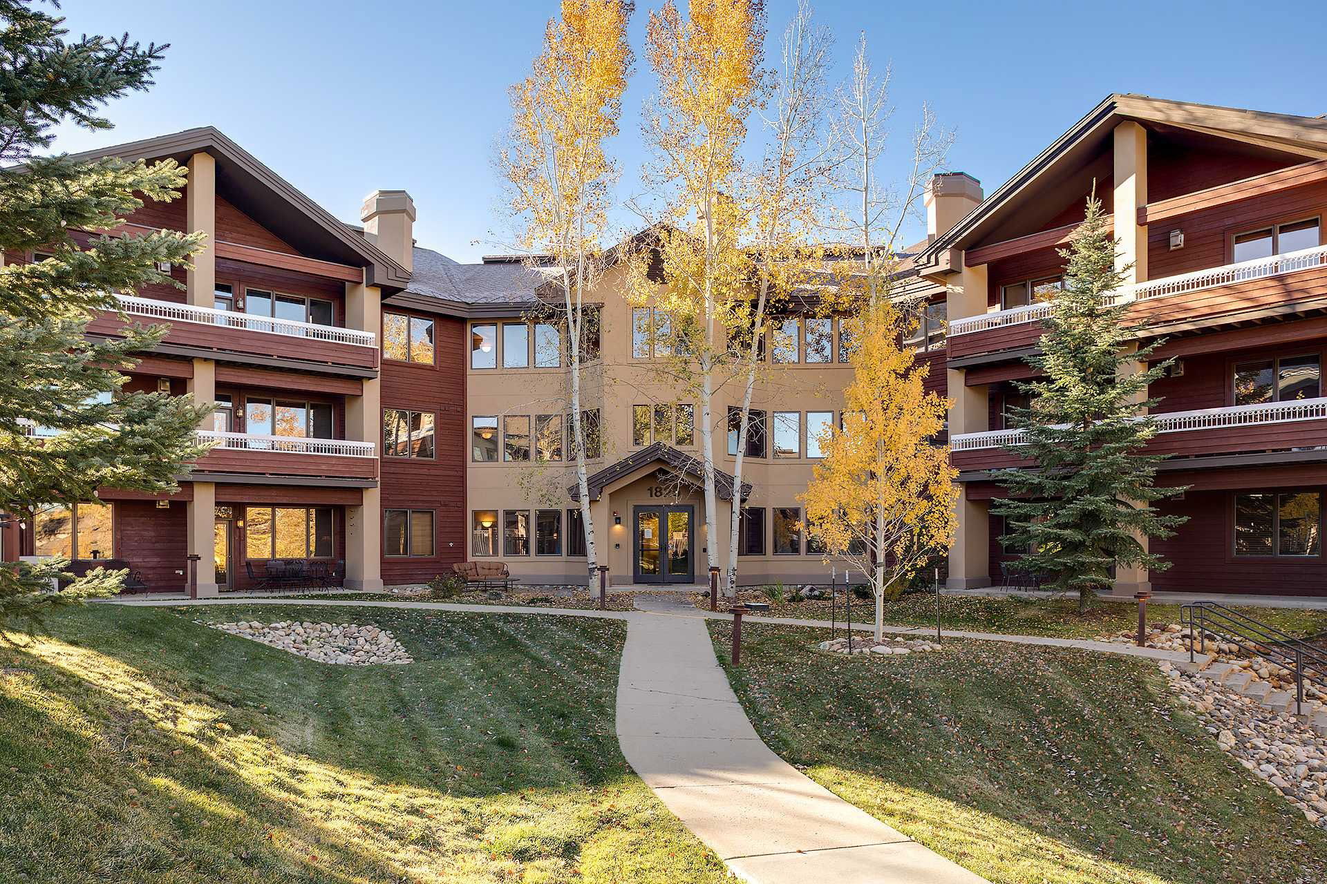 Champage Lodge