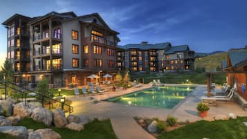 Emerald Lodge