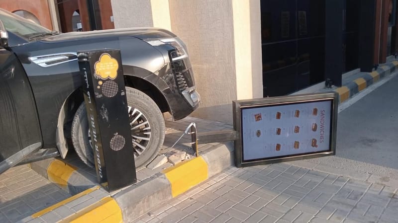 A Real Durability Test: A Drive-Thru Display Takes a Direct Vehicle Impact and Keeps Running