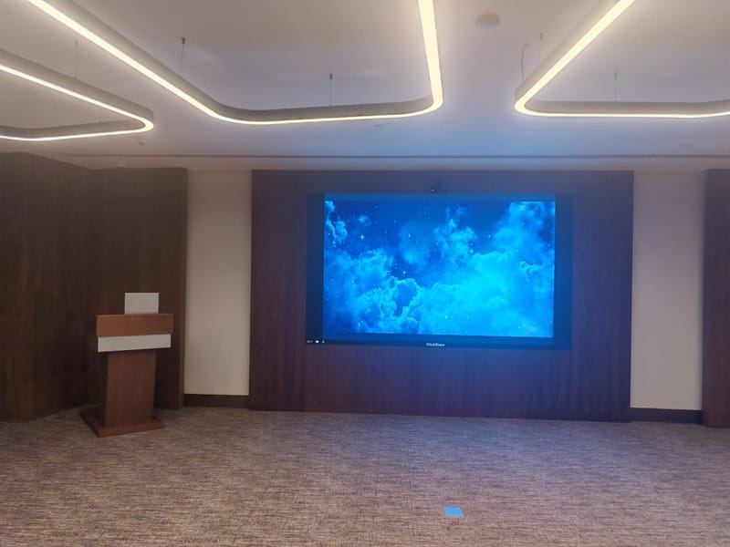 The Four Rooms | القاعات الأربع