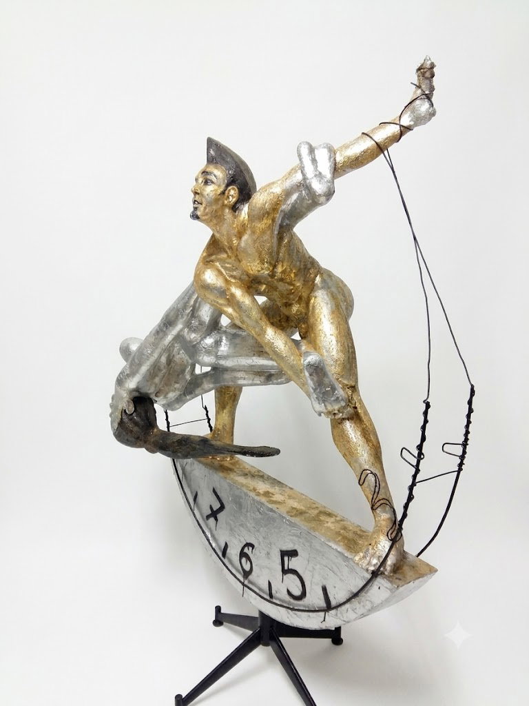 2016  ''IL TEMPO''  h.  cm 160  vetroresina con foglia -d'argento (2)