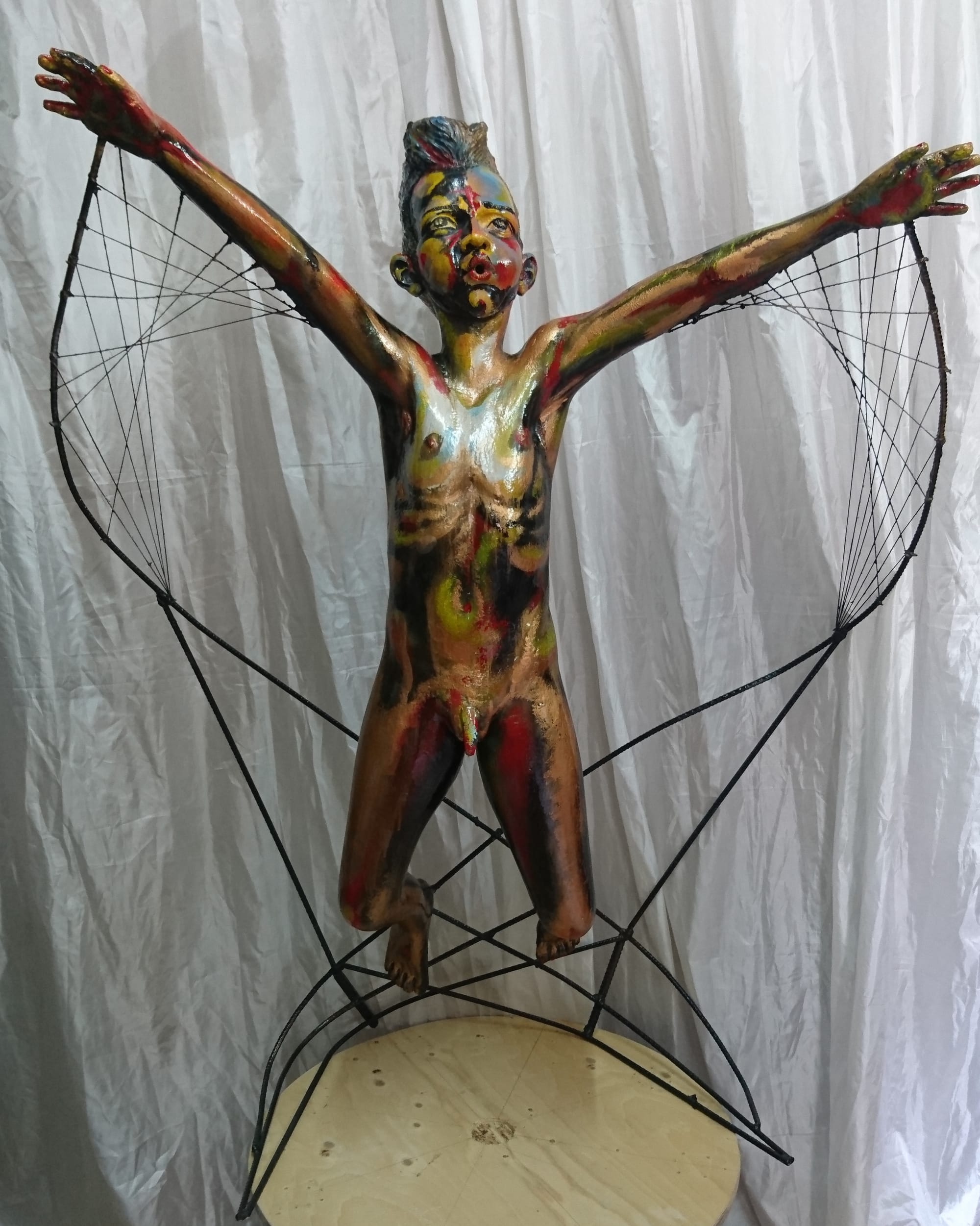 2020 “Volere volare” – Vetroresina e struttura metallica (138 x 92 x 104 cm)