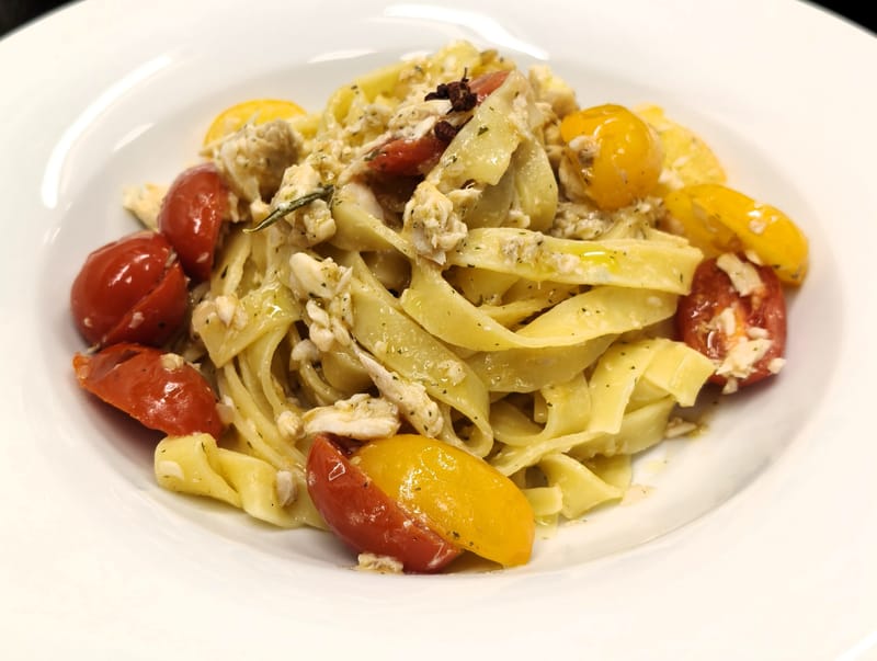 TAGLIATELLE AL RAGU DI SALMERINO E POMODORINI
