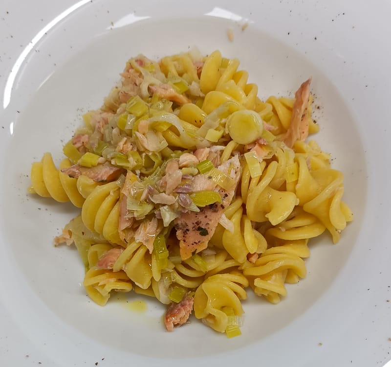 FUSILLONI CON PORRI E TROTA AFFUMICATA