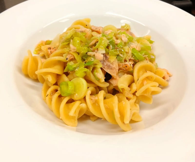 FUSILLONI CON PORRI E TROTA AFFUMICATA